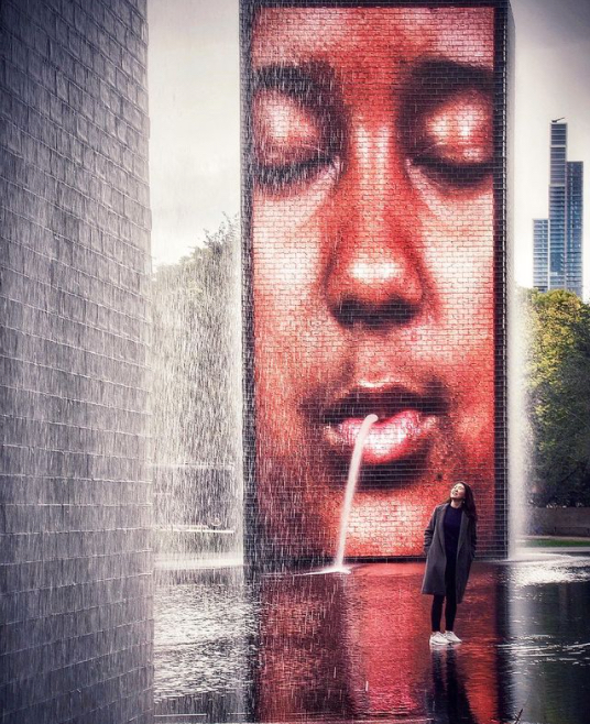 structural glass, crown fountain