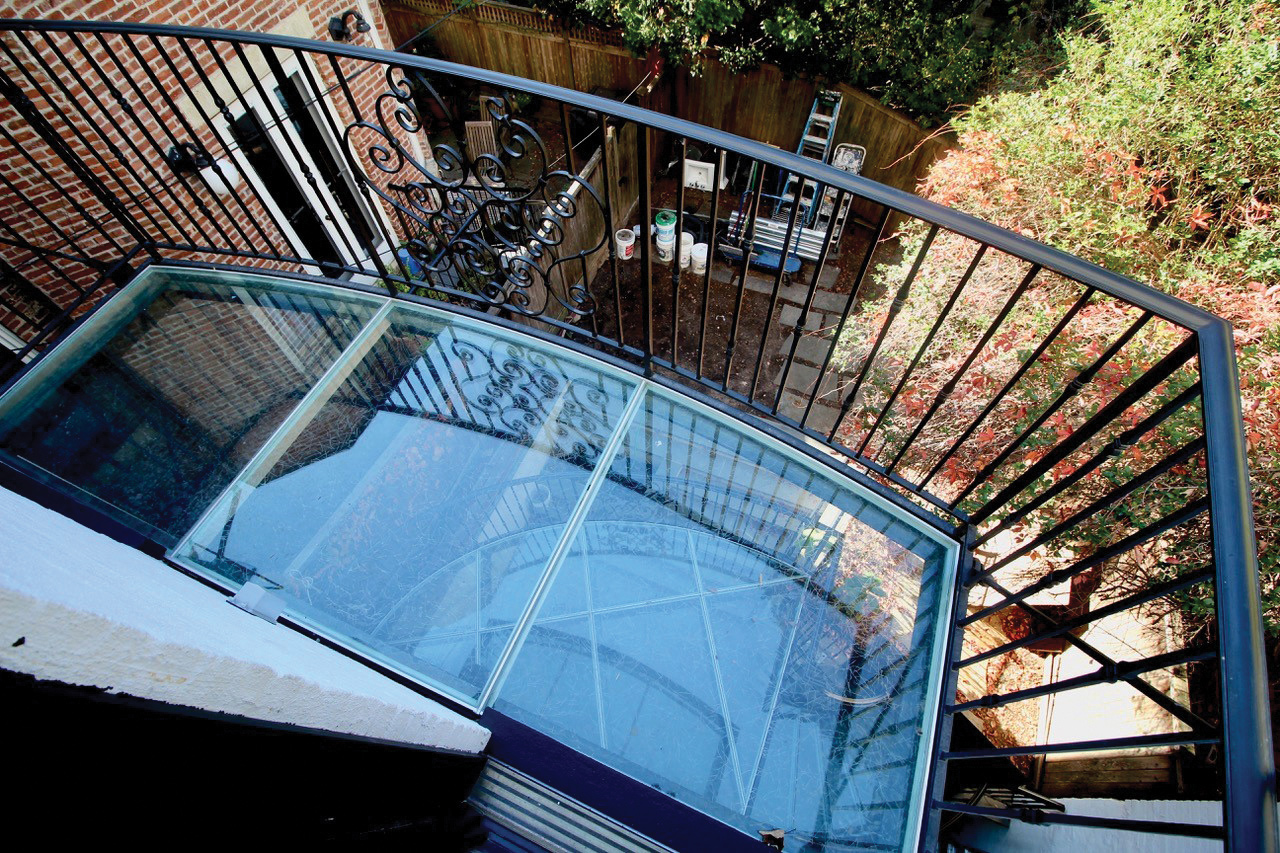 glass floor balcony